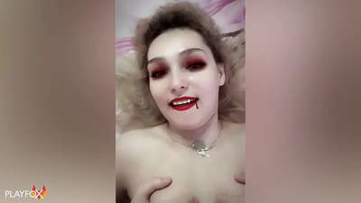 Ivan Helsing ຍາກ fucks vampire sexy ແລະມາສຸດກົ້ນຂອງນາງ
